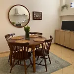 Tria Luxury Residences 斯陶帕