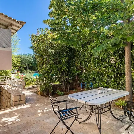 Tria Luxury Residences 別荘 Stoúpa