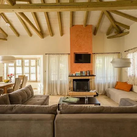 別荘 Tria Luxury Residences Stoúpa