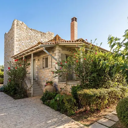 Vakantiehuis Tria Luxury Residences Stoúpa