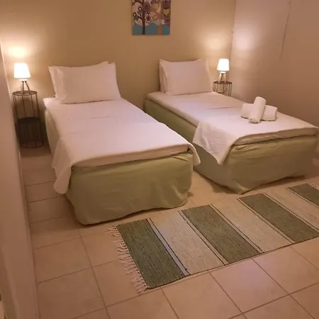 Tria Luxury Residences * Stoúpa