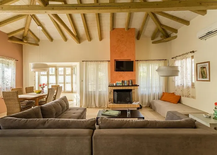 Vakantiehuis Tria Luxury Residences Stoúpa