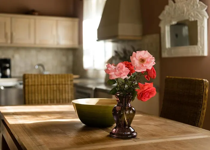 Tria Luxury Residences * Ступа