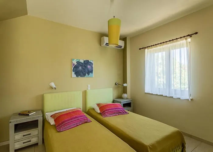 Tria Luxury Residences * Stoupa