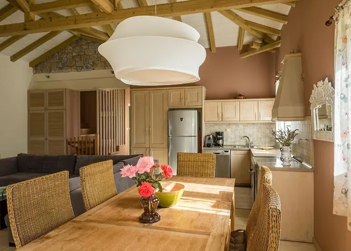 Vakantiehuis Tria Luxury Residences Stoúpa