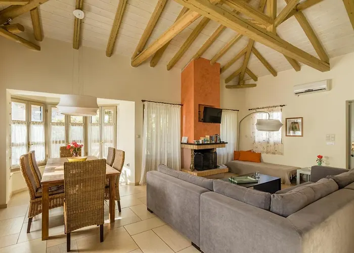 Tria Luxury Residences *